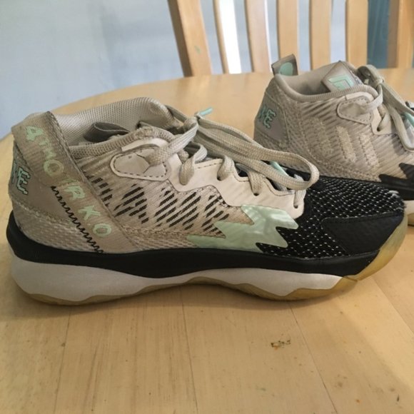 Adidas Dame 8 Little Kids Shoes (Preschool) size 13 - Picture 1 of 7